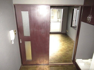 洋室とキッチンの仕切り　前回募集時／2021年8月の写真