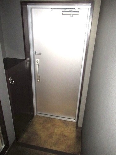 玄関　前回募集時の写真／2021年8月の写真