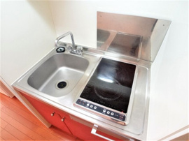 コンパクトなキッチンで掃除もラクラク