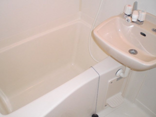 日々の疲れを癒すお風呂付です