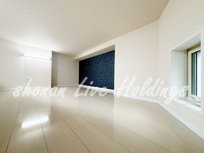 ユナイト汐入ページ・ワンの寝室|天井高のある大型ロフト