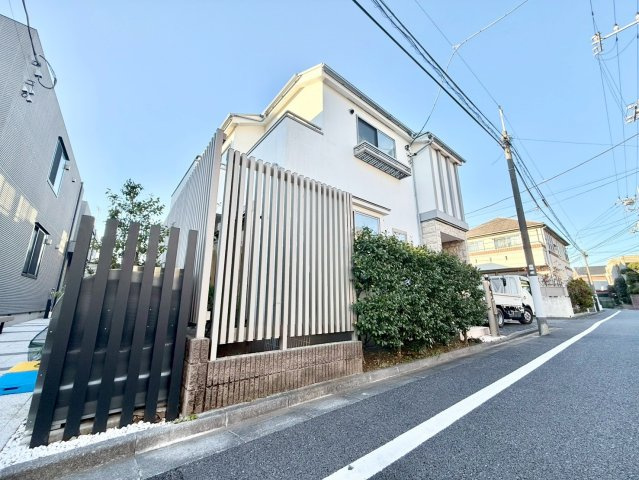 杉並区桃井1丁目　中古戸建の前面道路含む現地写真|2025.12.05撮影

現地ご見学希望・資料請求などお気軽にお問い合わせ下さい！
03-5990-5201