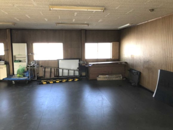 小垣江町池上貸工場の内装