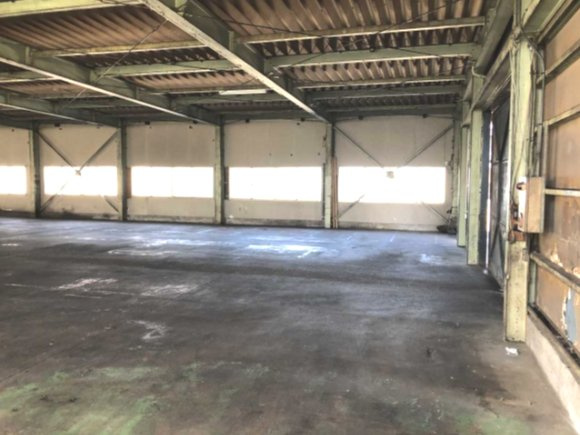 小垣江町池上貸工場の内装