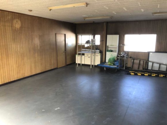 小垣江町池上貸工場の内装