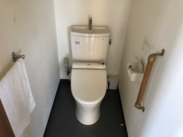 小垣江町池上貸工場のトイレ