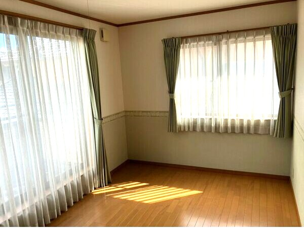 古知野町久保見６６貸家の寝室