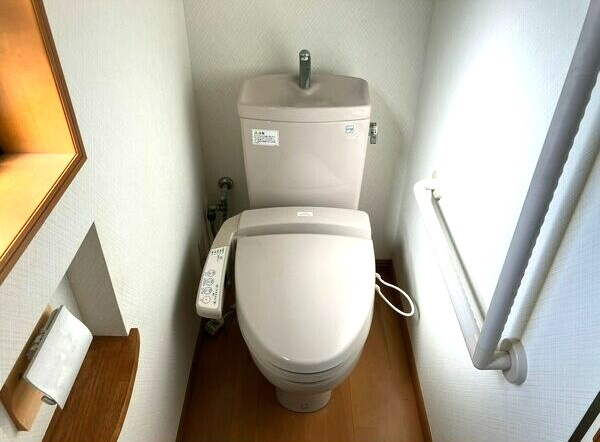 古知野町久保見６６貸家のトイレ