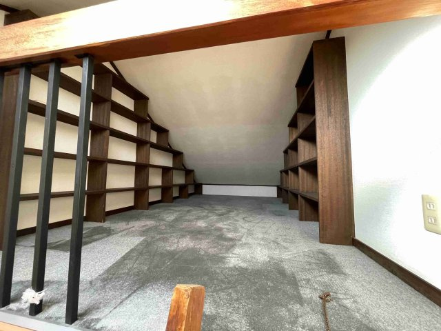 酒井根3丁目　中古の居間・リビング|ロフト