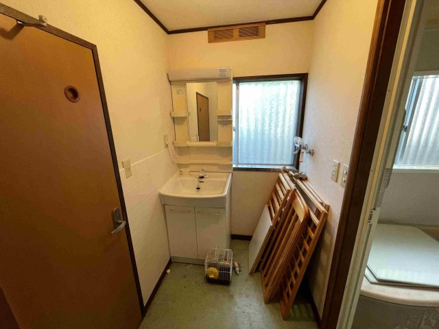 酒井根3丁目　中古の脱衣所