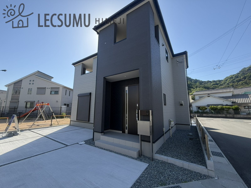 姫路市広畑区西蒲田第８期／全２棟の玄関