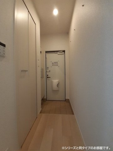 ネオ　ハキリの玄関