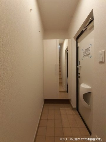 ネオ　ハキリの玄関