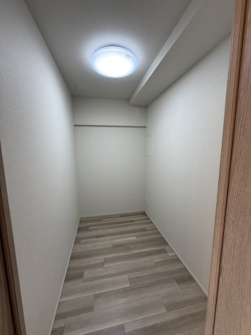 シエリア王子公園の洋室|納戸3帖のお部屋です。在宅ワークも素敵な空間でできるので捗りそうですね♪