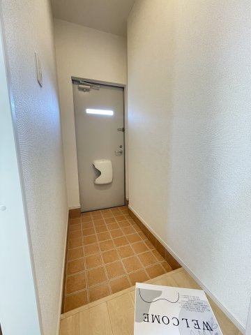 イースト　ワン　ピースの玄関