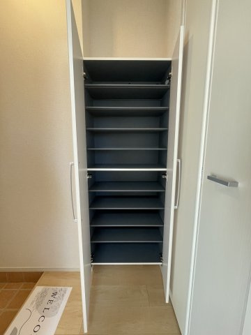 イースト　ワン　ピースの内装