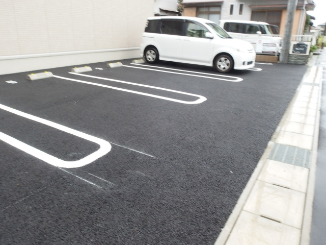 ねこでこの駐車場