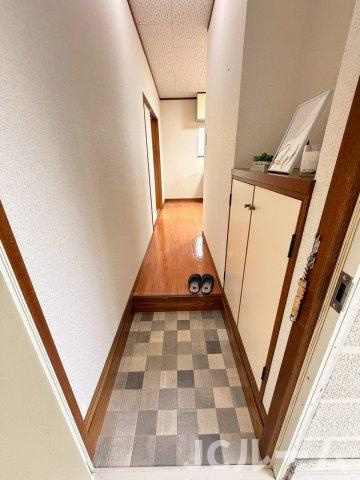 ハイツフルールの玄関