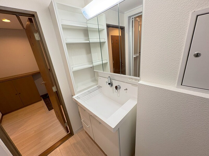 御影大蔵マンションの洗面所