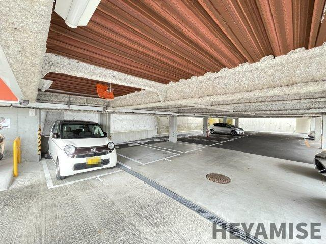 アミティ白木の駐車場