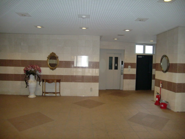 ＳＡＮＫＯウィズダムスクウェアのエントランス|エレベーター