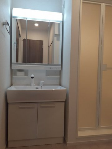 ラフィーネⅠの独立洗面台|脱衣スペースもあります