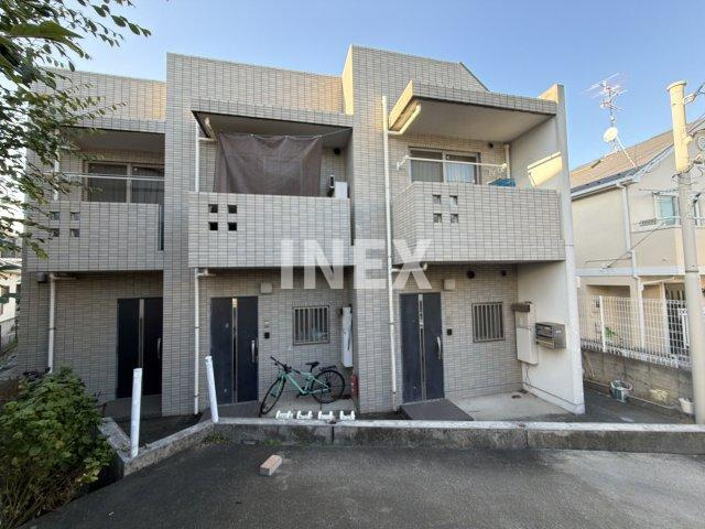 横浜市神奈川区斎藤分町の賃貸マンションのエントランス