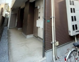 ピュアメゾン岩槻西原台のエントランス