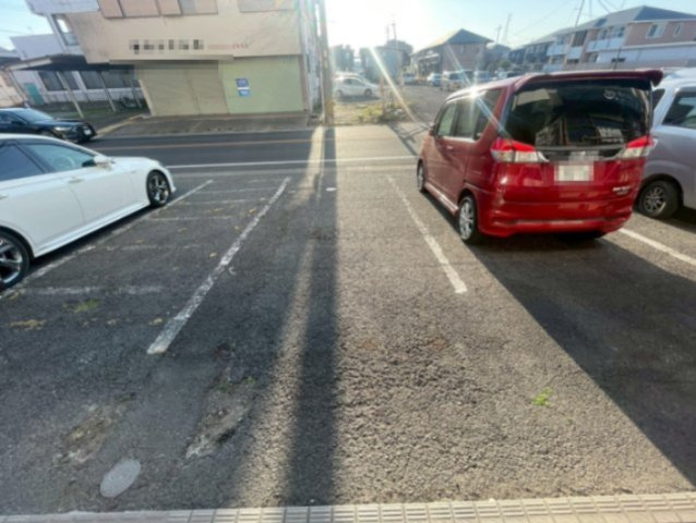 レジデンスひまわりの駐車場