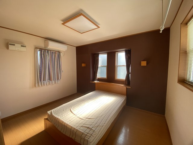 青空に映えるモダンブルーの邸宅【狭山市下奥富中古戸建2880万円】のその他