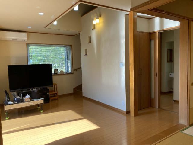 青空に映えるモダンブルーの邸宅【狭山市下奥富中古戸建2880万円】のその他