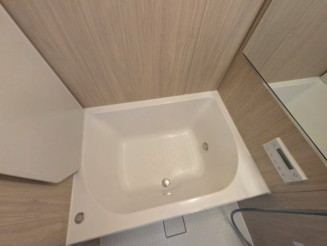 伊丹市北伊丹七丁目　テラスハウスの浴室