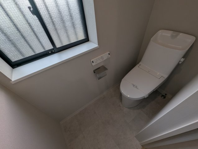 伊丹市北伊丹七丁目　テラスハウスのトイレ