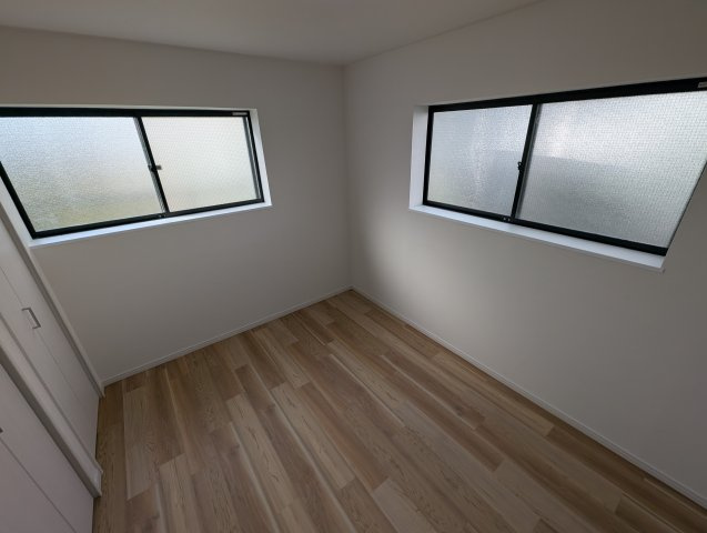 伊丹市北伊丹七丁目　テラスハウスの洋室