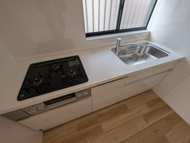 伊丹市北伊丹七丁目　テラスハウスのキッチン