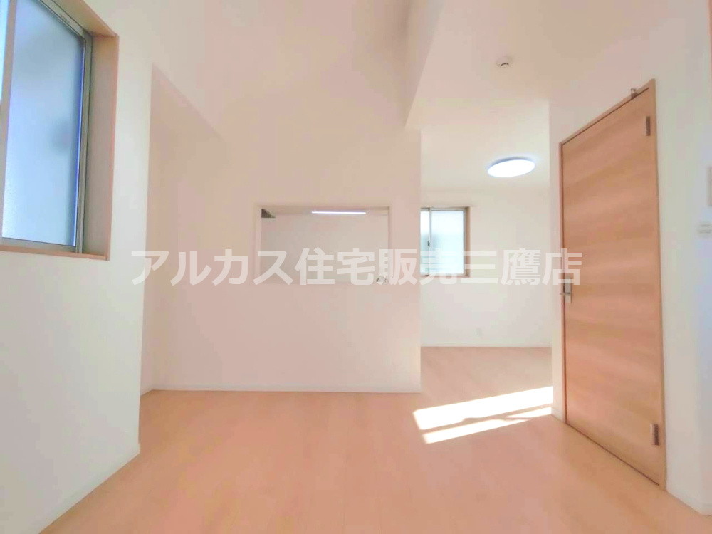 調布市深大寺南町５丁目 京王線 調布駅 中古戸建の居間・リビング