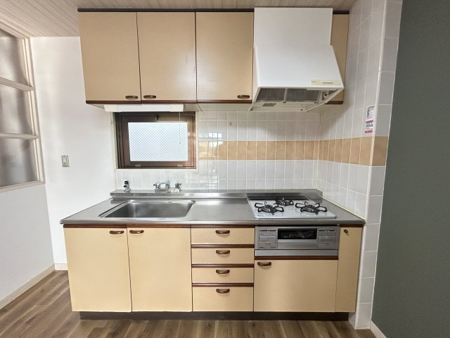 小型犬or猫ペット飼育可、洞峰公園近く：二の宮ハイツのキッチン|キッチンです