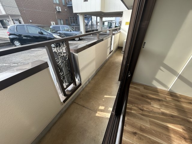 小型犬or猫ペット飼育可、洞峰公園近く：二の宮ハイツのバルコニー|ベランダあり