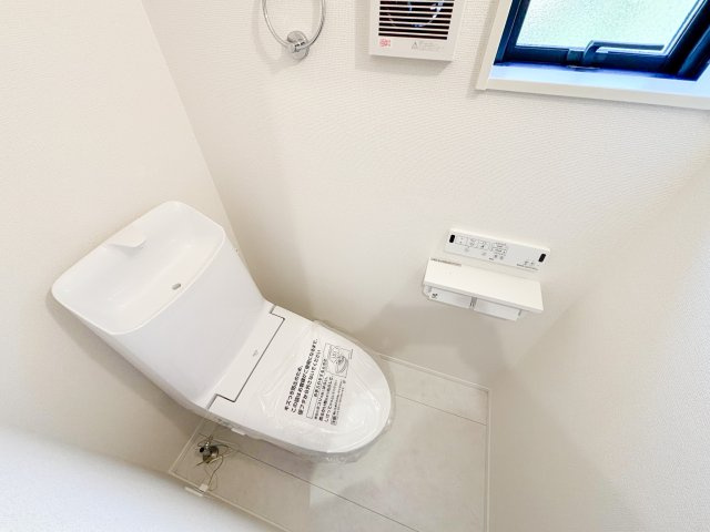 新築分譲住宅全2棟　川崎市宮前区東有馬のトイレ|清潔感のあるトイレです