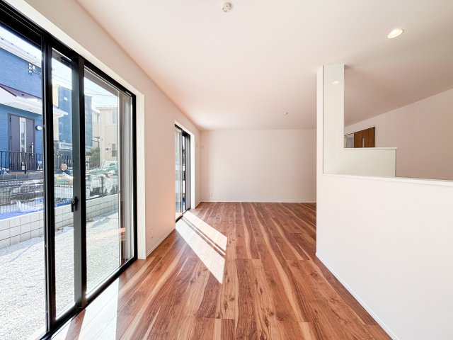 新築分譲住宅全2棟　川崎市宮前区東有馬の居間・リビング|おしゃれなリビングです