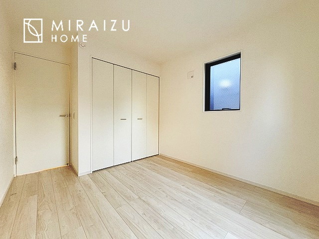 【子供部屋】 | 暮らしやすさを考えたプランで快適な現地ロケーションを実現。安らぎに満たされる、ゆとりのある日々を過ごせます♪