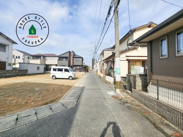 福岡市早良区次郎丸1町目第2-1棟（2号棟）　の前面道路含む現地写真|前面道路です。
