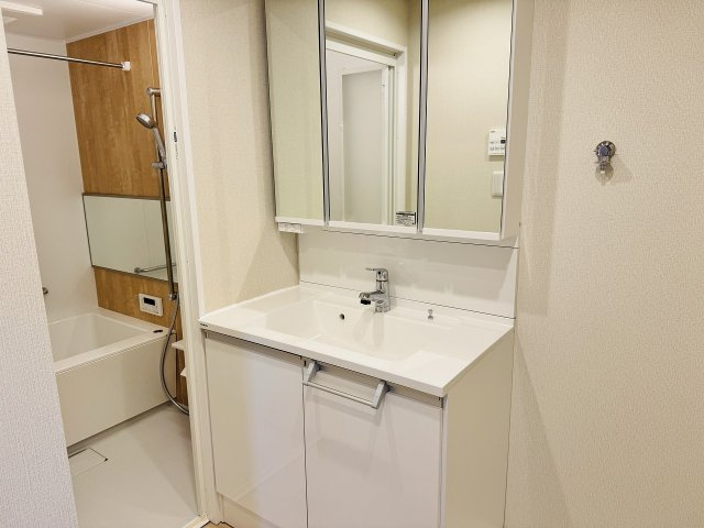 ファミール西八王子Ｂ号棟（１号棟）の脱衣所|～清潔感のある脱衣所～