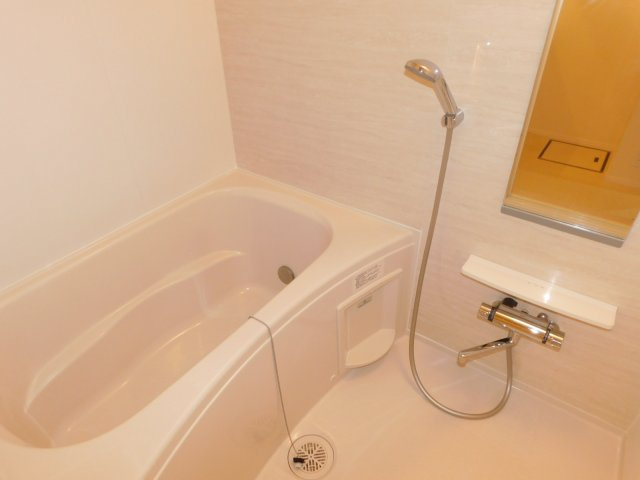 ゼフィルス武蔵境の浴室