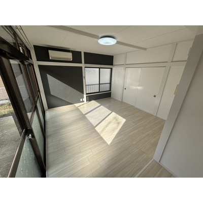 【居間・リビング】 | 大塚ハイツ2号棟 | こちらの居間で趣味の時間をお楽しみください