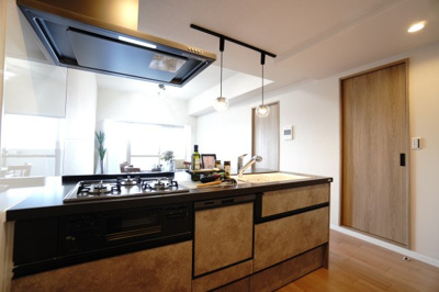 【キッチン】 | 【上質リノベ】ローレルコートアネスト光南 | 室内（2026年1月28日9：00頃）撮影