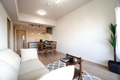 【居間・リビング】 | 【上質リノベ】ローレルコートアネスト光南 | 室内（2026年1月28日9：00頃）撮影