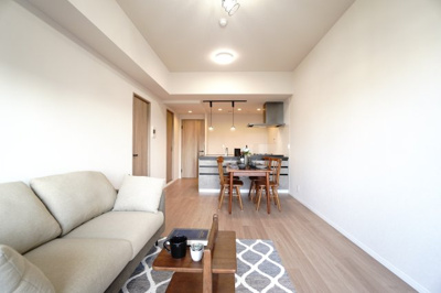 【居間・リビング】 | 【上質リノベ】ローレルコートアネスト光南 | 室内（2026年1月28日9：00頃）撮影