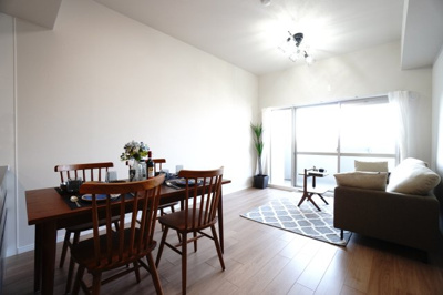 【居間・リビング】 | 【上質リノベ】ローレルコートアネスト光南 | 室内（2026年1月28日9：00頃）撮影