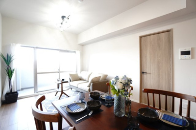 【居間・リビング】 | 【上質リノベ】ローレルコートアネスト光南 | 室内（2026年1月28日9：00頃）撮影